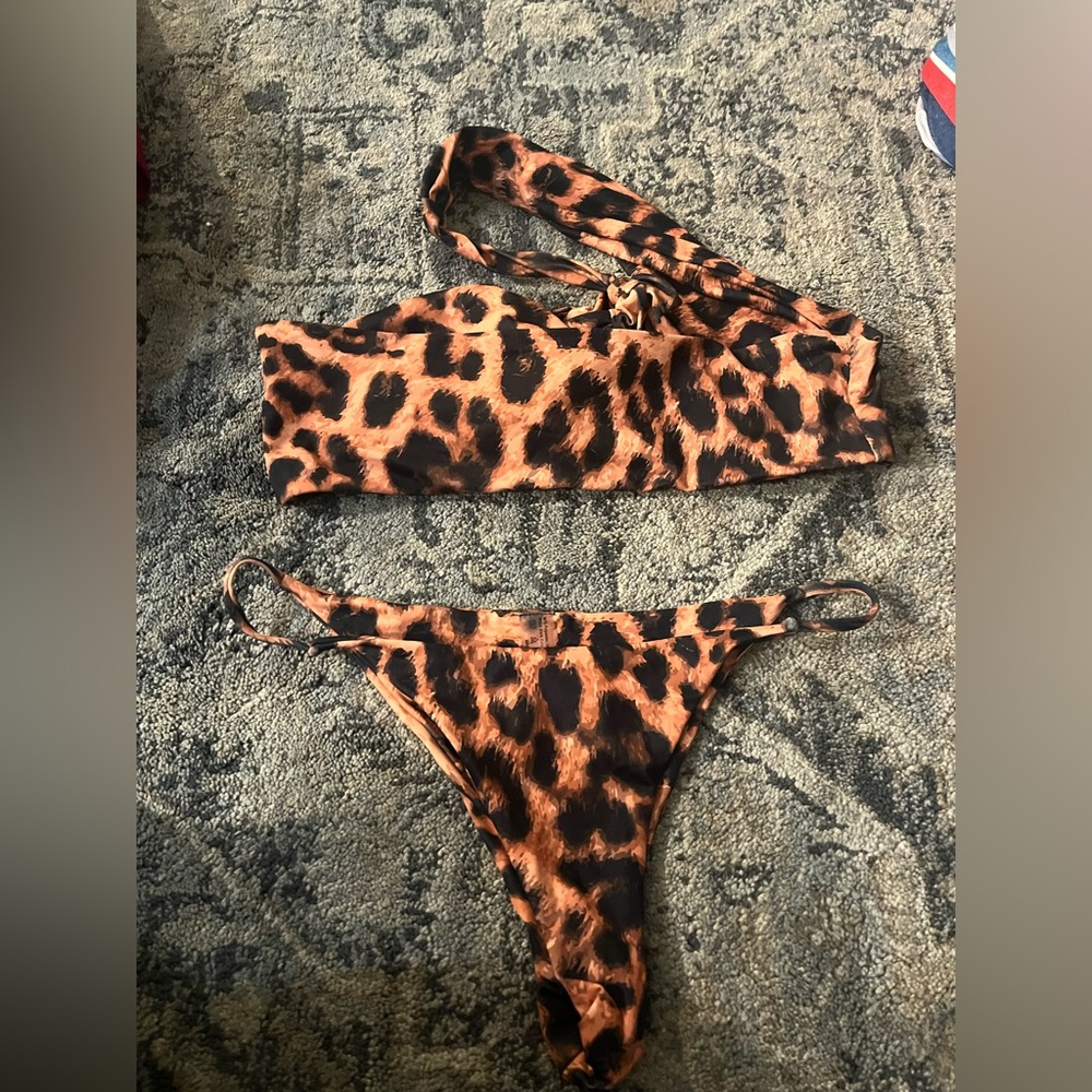 ❤️‍🔥BOGO FREE SHEIN Cheetah leopard print animal bandeau strapless bikini